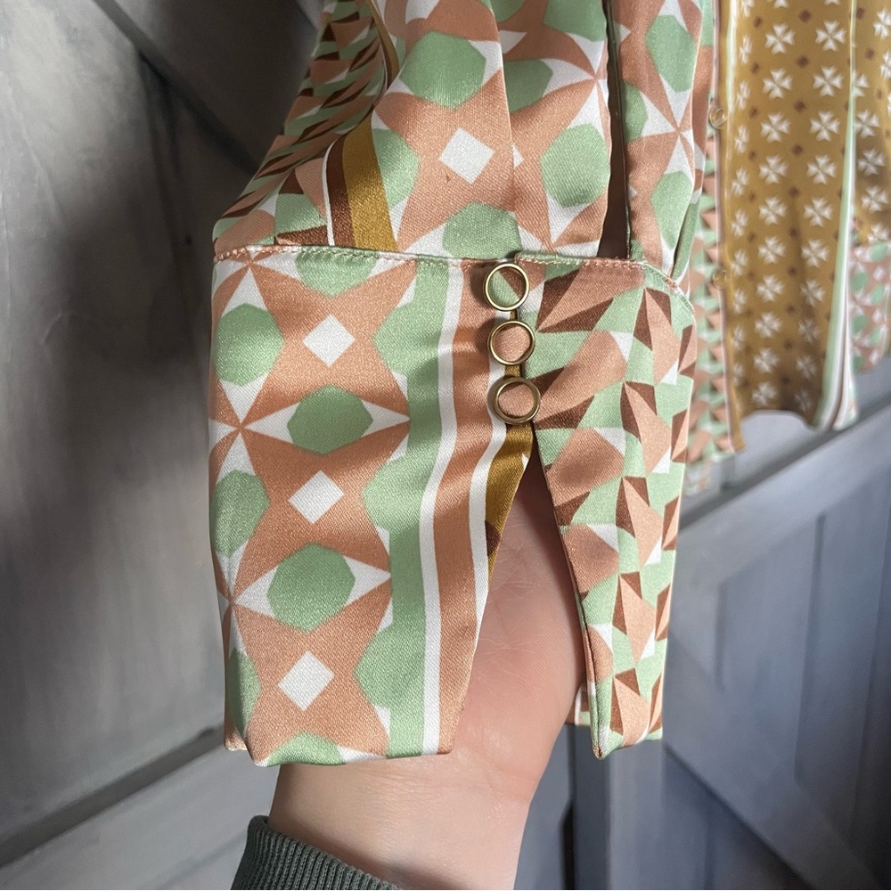 House of Harlow 1960 Art‎ Decor Silky Satin Button Up Size XL Brown green Pink - Picture 2 of 11